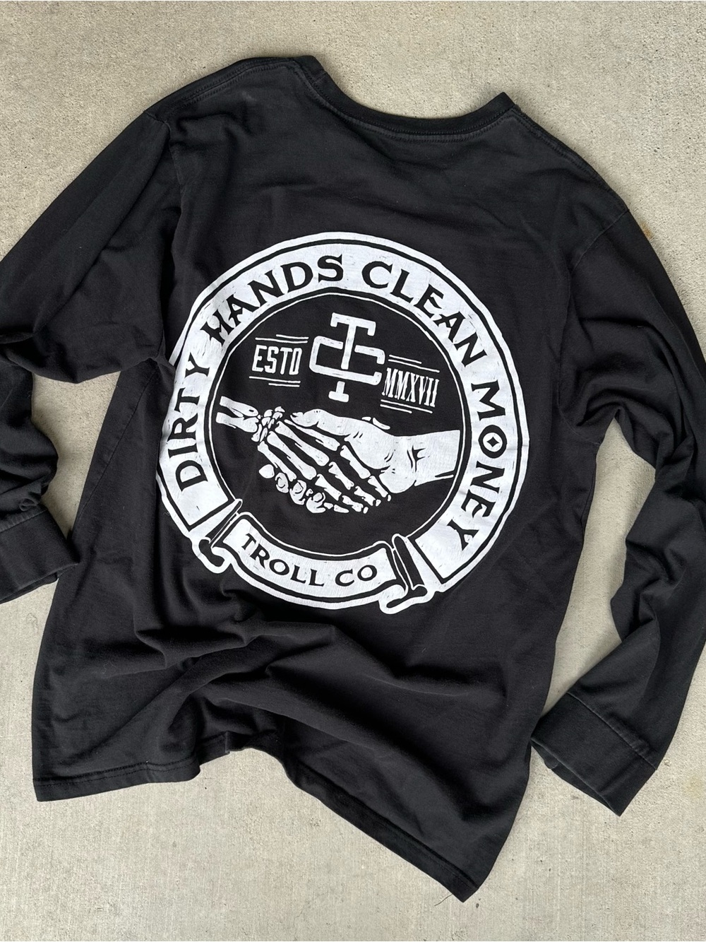 Troll Co. Men's Black Long Sleeve Crew Neck Dirty Hands Clean Money T-Shirt M